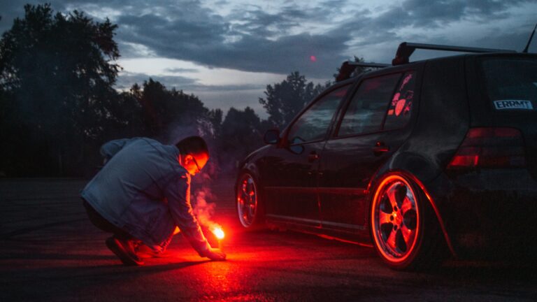 flares are important emergency car items
